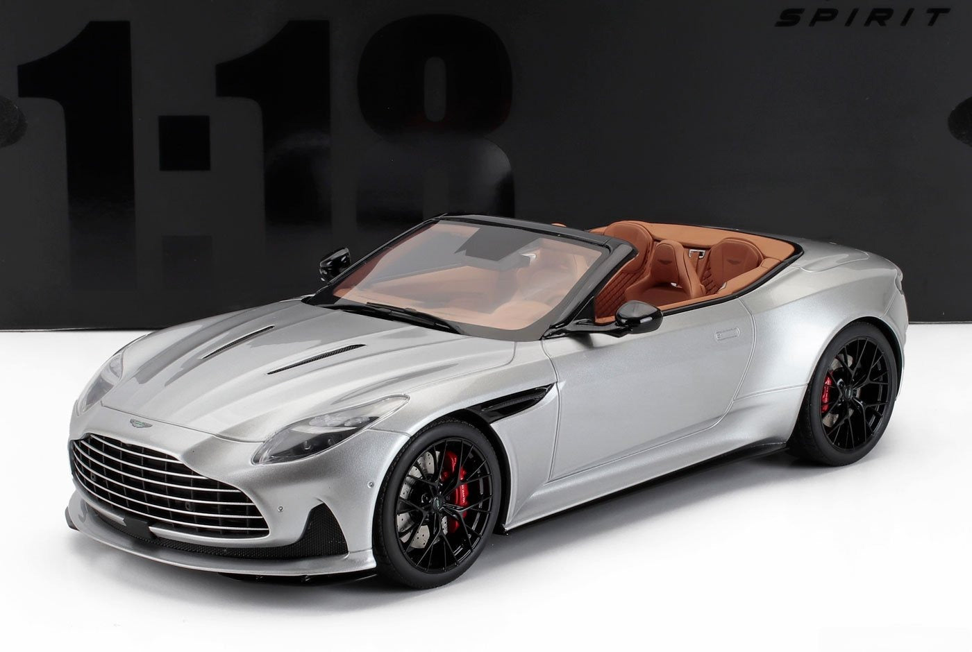 ASTON MARTIN - DB12 VOLANTE CABRIOLET OPEN 2023