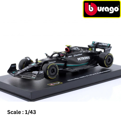 MERCEDES GP - F1 W14 TEAM MERCEDES-AMG PETRONAS FORMULA ONE N 63 SEASON 2023 GEORGE RUSSELL - CON PILOTA E VETRINA - WITH PILOT AND SHOWCASE