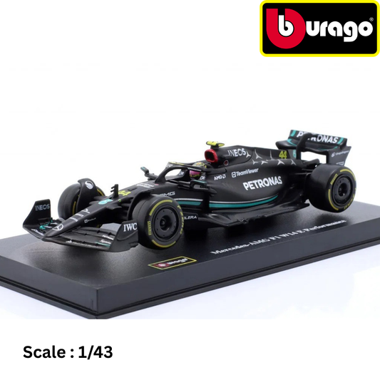 MERCEDES GP - F1 W14 TEAM MERCEDES-AMG PETRONAS FORMULA ONE N 63 SEASON 2023 GEORGE RUSSELL - CON PILOTA E VETRINA - WITH PILOT AND SHOWCASE